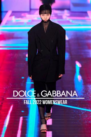 Дрехи и обувки Оферти в Разград | Fall 2022 Womenswear за Dolce & Gabbana | 16.05.2022 г. - 15.07.2022 г.