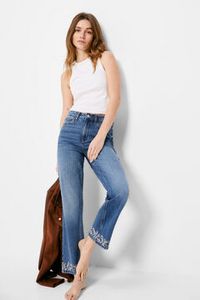 Оферта на Straight cropped sustainable wash jeans за 34,99 лв. за Springfield