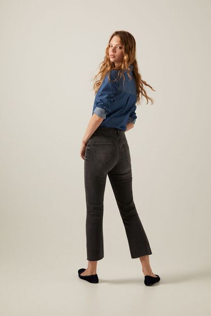 Оферта на Sustainable wash kick flare jeans за 9,99 лв.